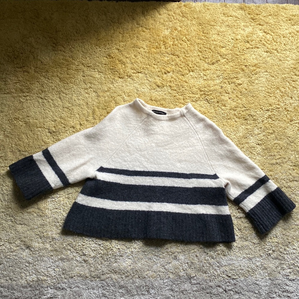Banana Republic cropped 3/4 sleeve mock turtleneck wool sweater | Small